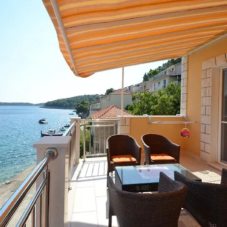 Kor Ula - Two Bedroom With Terrace And Sea View Coral