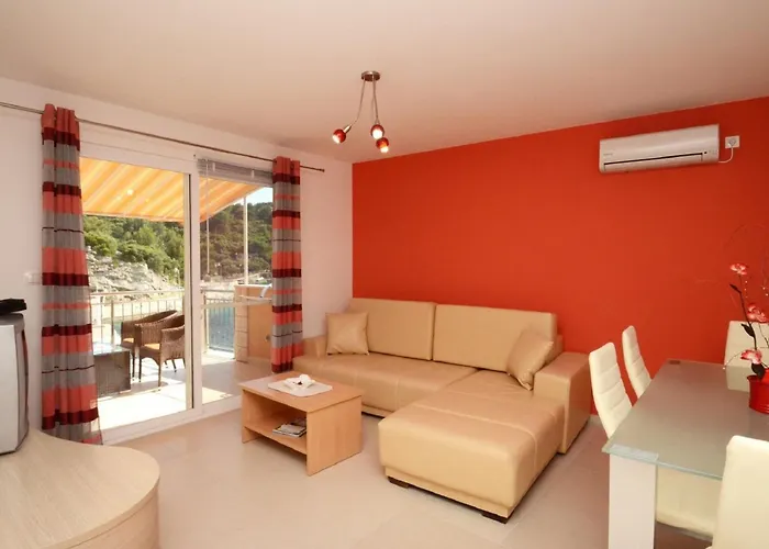 Kor Ula - Two Bedroom With Terrace And Sea View Coral 아파트 *