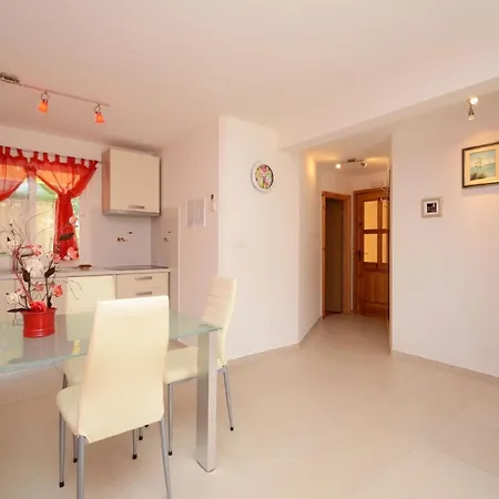 Kor Ula - Two Bedroom With Terrace And Sea View Coral דירה *